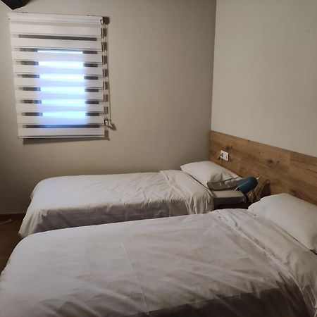 Apt 3 Atic Acollidor Al Centre De Vic - Aptgarbi Buitenkant foto