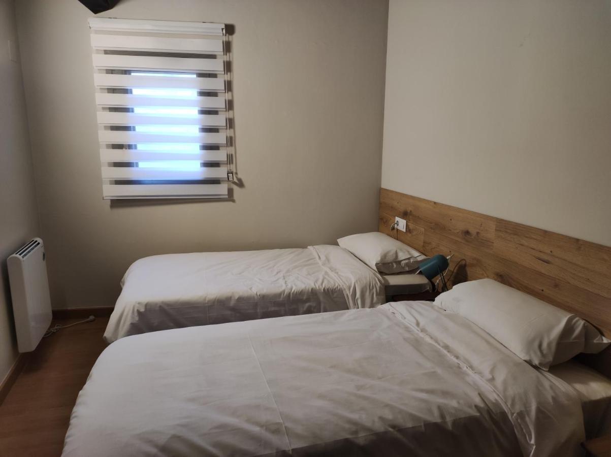 Apt 3 Atic Acollidor Al Centre De Vic - Aptgarbi Buitenkant foto